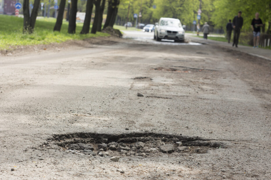 Vuonna 2023 uutta päällystettä arvioidaan riittävän vain noin 1 500 kilometrin matkalle. Tämä tarkoittaa korjausvelan kasvamista.