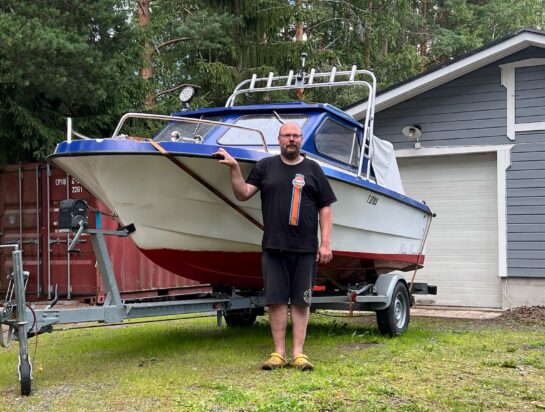 Janne Lehtimäki on veneenrakentaja alalla, jolla työt ovat vähissä