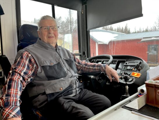 Yksinyrittäjä Matti Sallinen, 86, sai kutsun Linnan juhliin