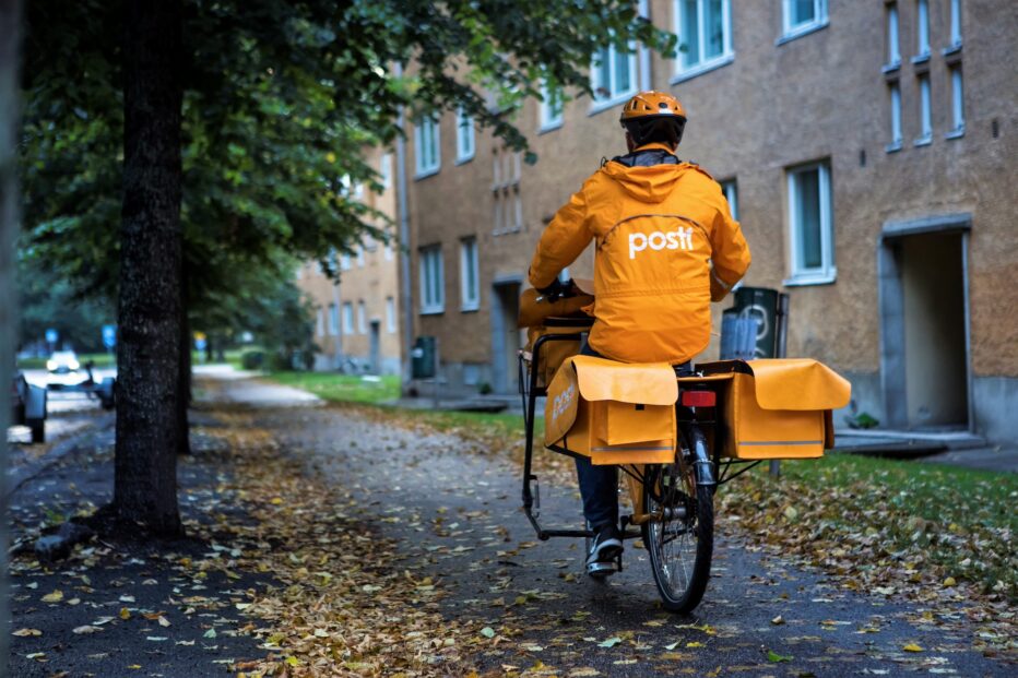 Posti nostaa jälleen hintoja, kustantaja kommentoi