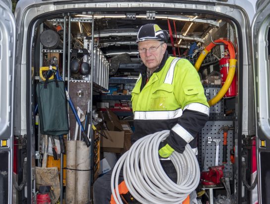 Yrittäjä Jukka Naukkarinen on ohjannut yli sataa nuorta ammatin saloihin